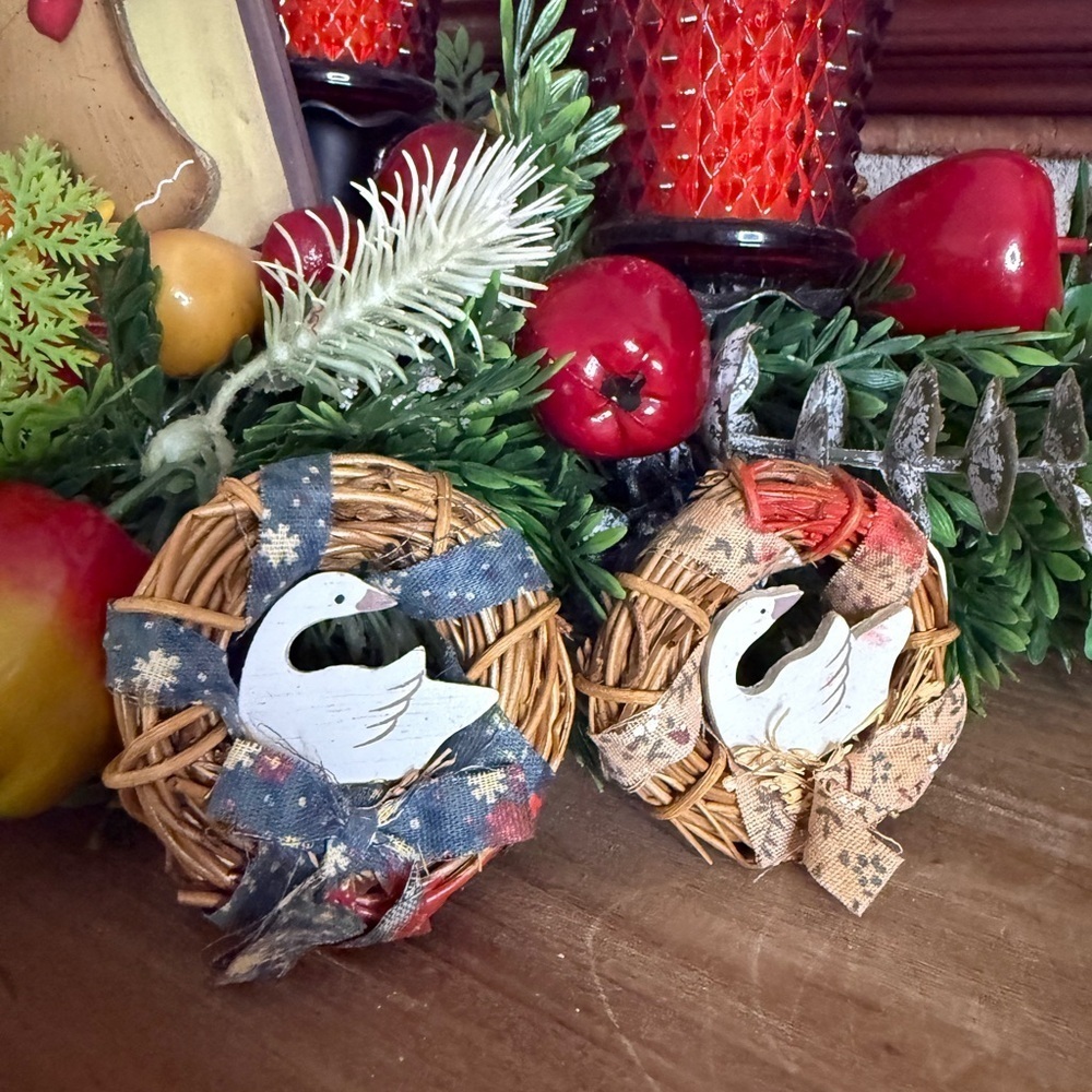 Festive Wicker Goose Magnetics- Set of 2